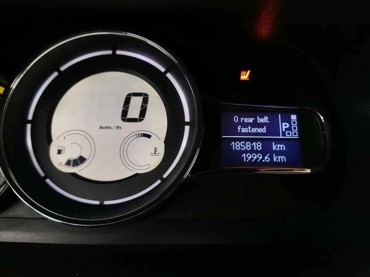 Renault Megane 2.0 CVT (138 л.с.) Оранжевый в АВИЛОН. Слайд №15