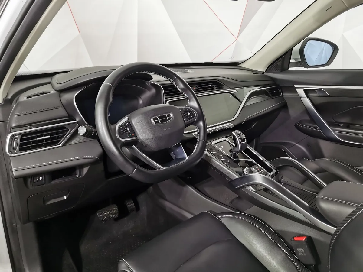 Geely Atlas Pro 1.5T AT FWD (177 л.с.) Luxury Белый в АВИЛОН. Слайд №18