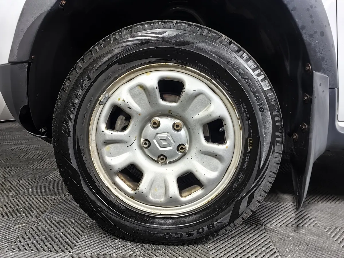Renault Duster 2.0 MT 4x4 (143 л.с.) Белый в АВИЛОН. Слайд №9