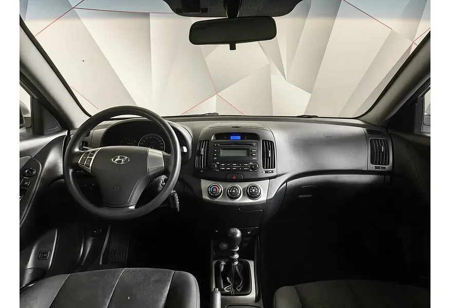 Hyundai Elantra 1.6 MT (122 л.с.) Серебристый в АВИЛОН. Слайд №14