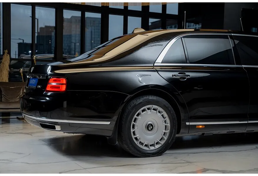 AURUS Senat 4.4L AWD AT (598 л.с.) Черный в АВИЛОН. Слайд №16