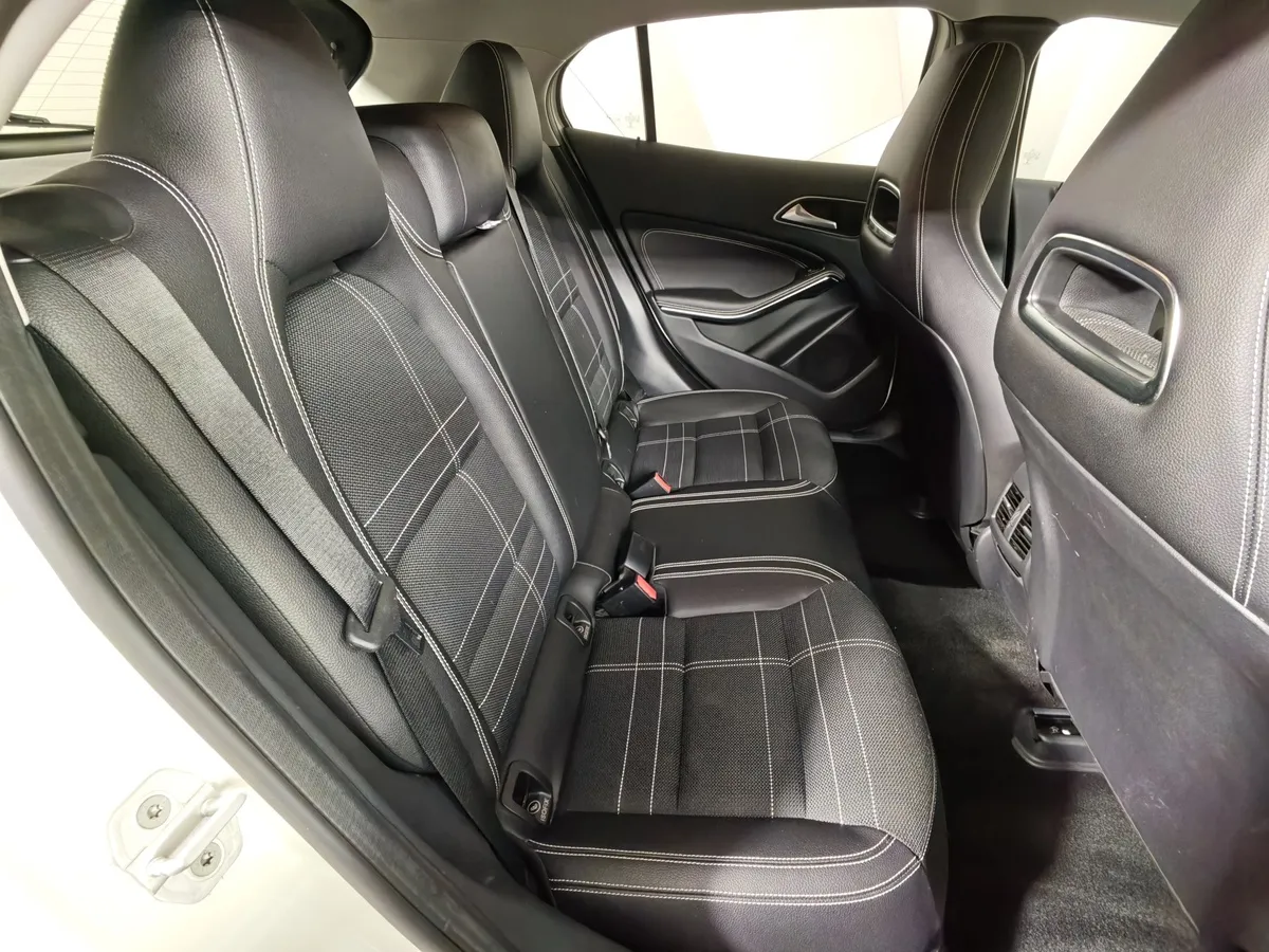 Mercedes-Benz GLA 250 7G-DCT 4MATIC (211 л.с.) Особая серия Белый в АВИЛОН. Слайд №16