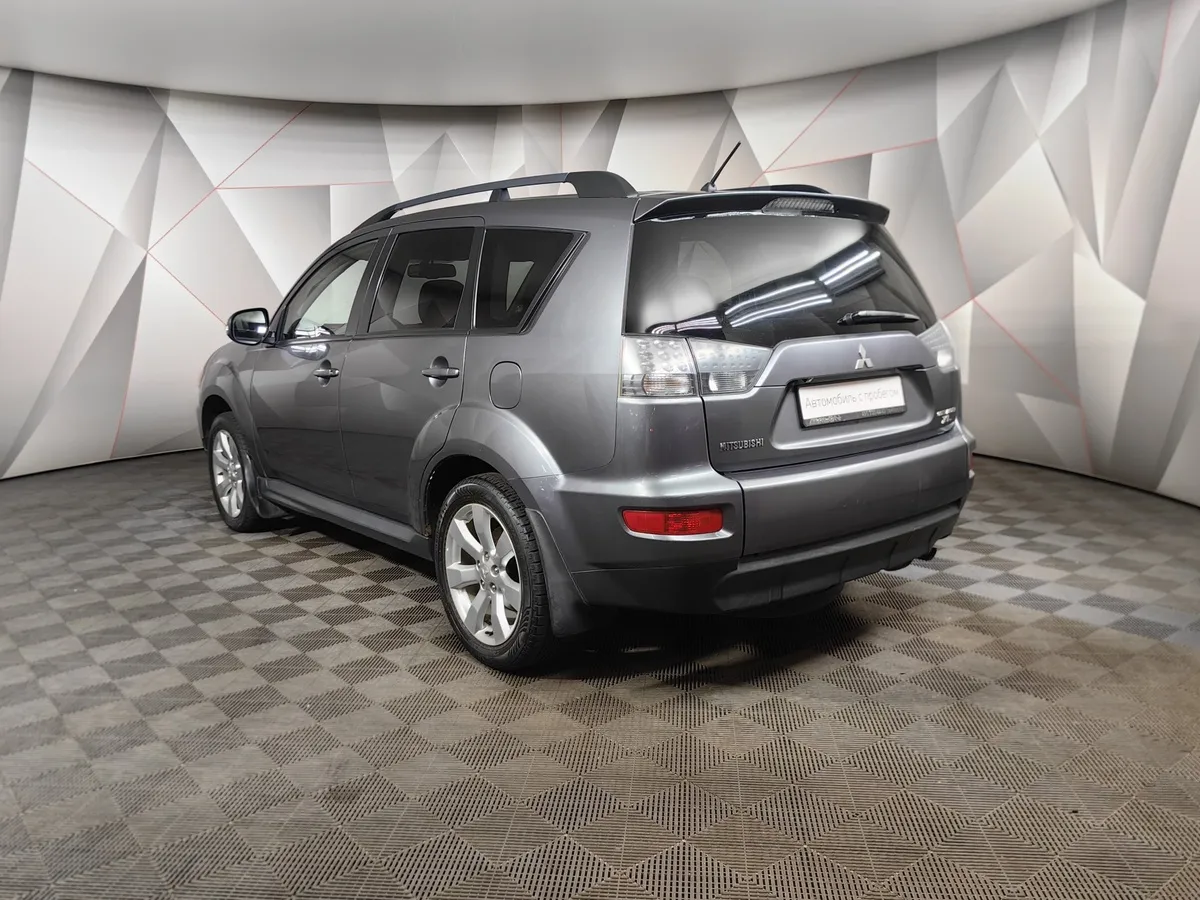 Mitsubishi Outlander 2.0 CVT 4WD (147 л.с.) Серый в АВИЛОН. Слайд №4