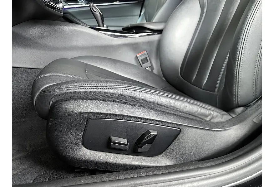 BMW 5 серия 520d xDrive Steptronic (190 л.с.) Base (Локальная сборка) Черный в АВИЛОН. Слайд №16