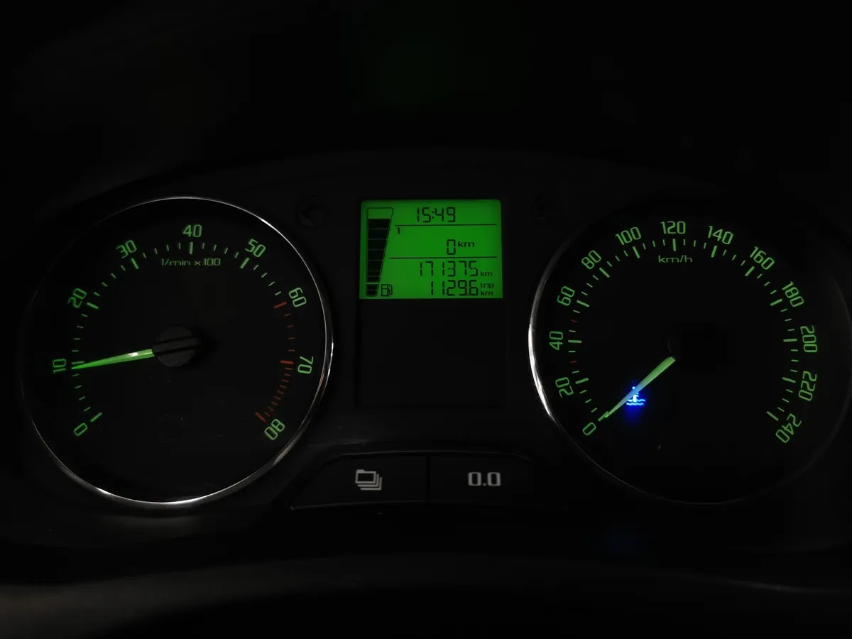 Skoda Fabia 1.2 MT (70 л.с.) Синий в АВИЛОН. Слайд №16
