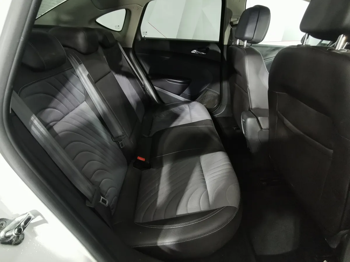 Opel Astra 1.6 AT (115 л.с.) Белый в АВИЛОН. Слайд №15