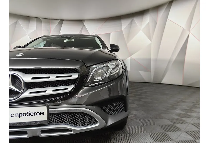 Mercedes-Benz E-Класс E 220 d 4MATIC 9G-TRONIC (194 л.с.) Luxury Черный в АВИЛОН. Слайд №9