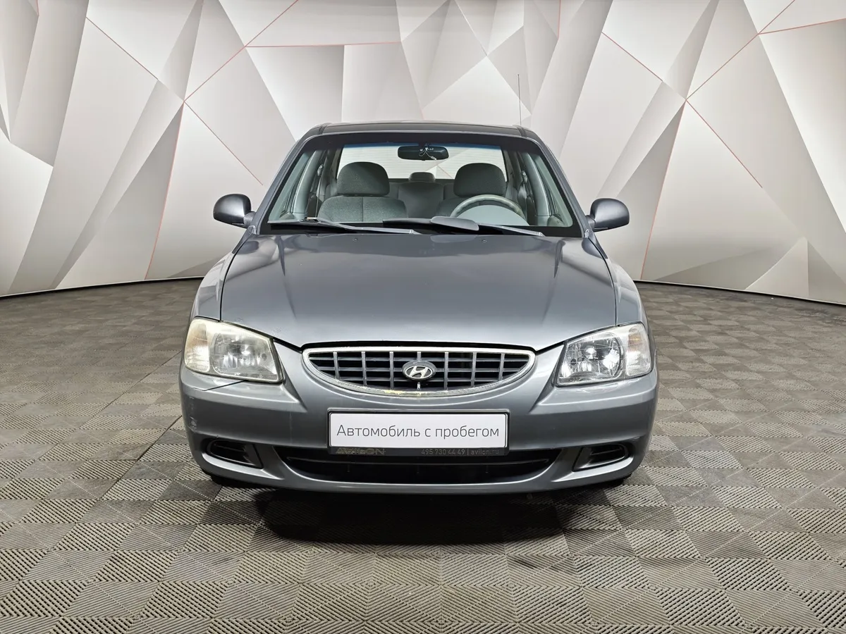 Hyundai Accent 1.5 MT (102 л.с.) Серый в АВИЛОН. Слайд №7
