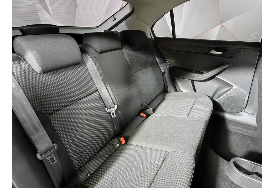 Volkswagen Polo 1.6 MPI AT (110 л.с.) Trendline Белый в АВИЛОН. Слайд №17