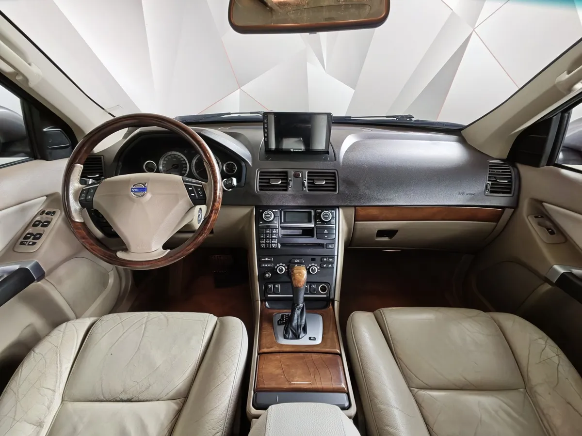 Volvo XC90 2.5 T5 Geartronic AWD (5 мест) (210 л.с.) Коричневый в АВИЛОН. Слайд №13