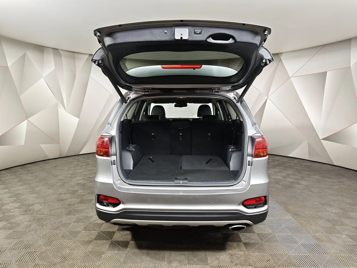 Kia Sorento 2.4 GDI AT AWD (188 л.с.) Prestige Серый в АВИЛОН. Слайд №11