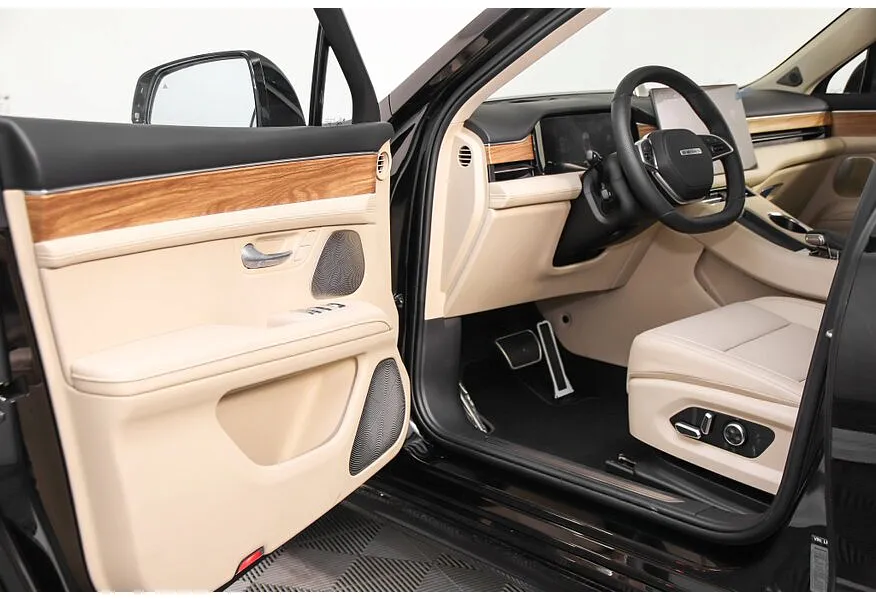 Seres M5 1.5 AT 4WD (496 л.с.) Premium Черный в АВИЛОН. Слайд №13