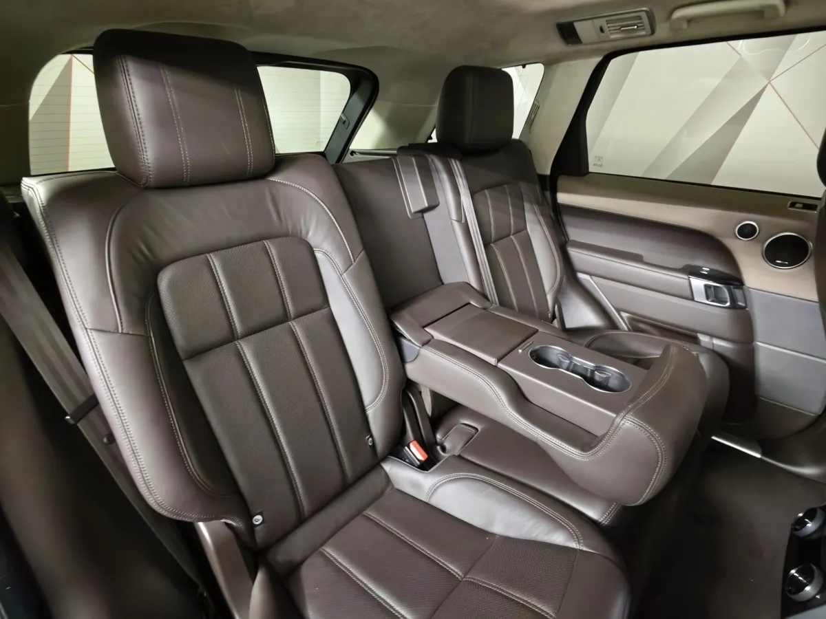 Land Rover Range Rover Sport 3.0 TDV6 AT AWD (249 л.с.) HSE Черный в АВИЛОН. Слайд №15