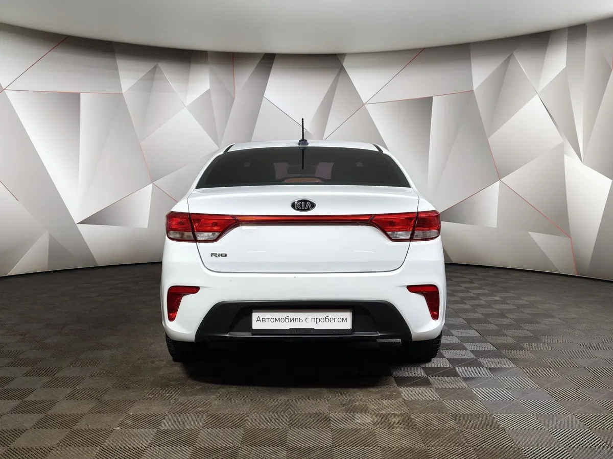 Kia Rio 1.6 AT (123 л.с.) Белый в АВИЛОН. Слайд №8
