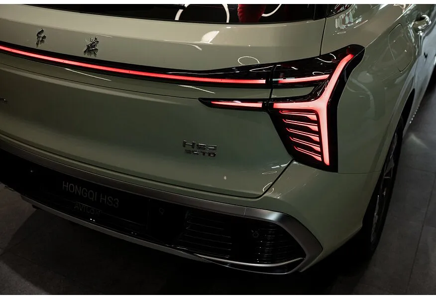 Hongqi HS3 1.5T 7DCT 2WD (156 л.с.) Комфорт Зеленый в АВИЛОН. Слайд №19