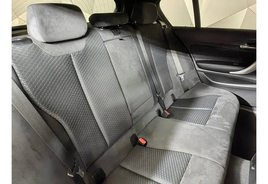 BMW 1 серия 116i AT (136 л.с.) Черный в АВИЛОН. Слайд №14