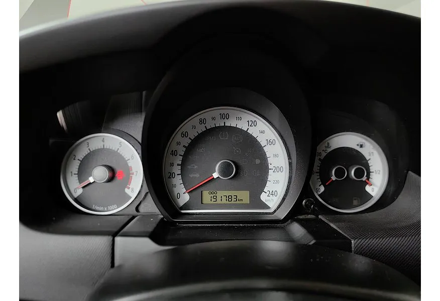 Kia Ceed 1.4 MT (109 л.с.) Бежевый в АВИЛОН. Слайд №16