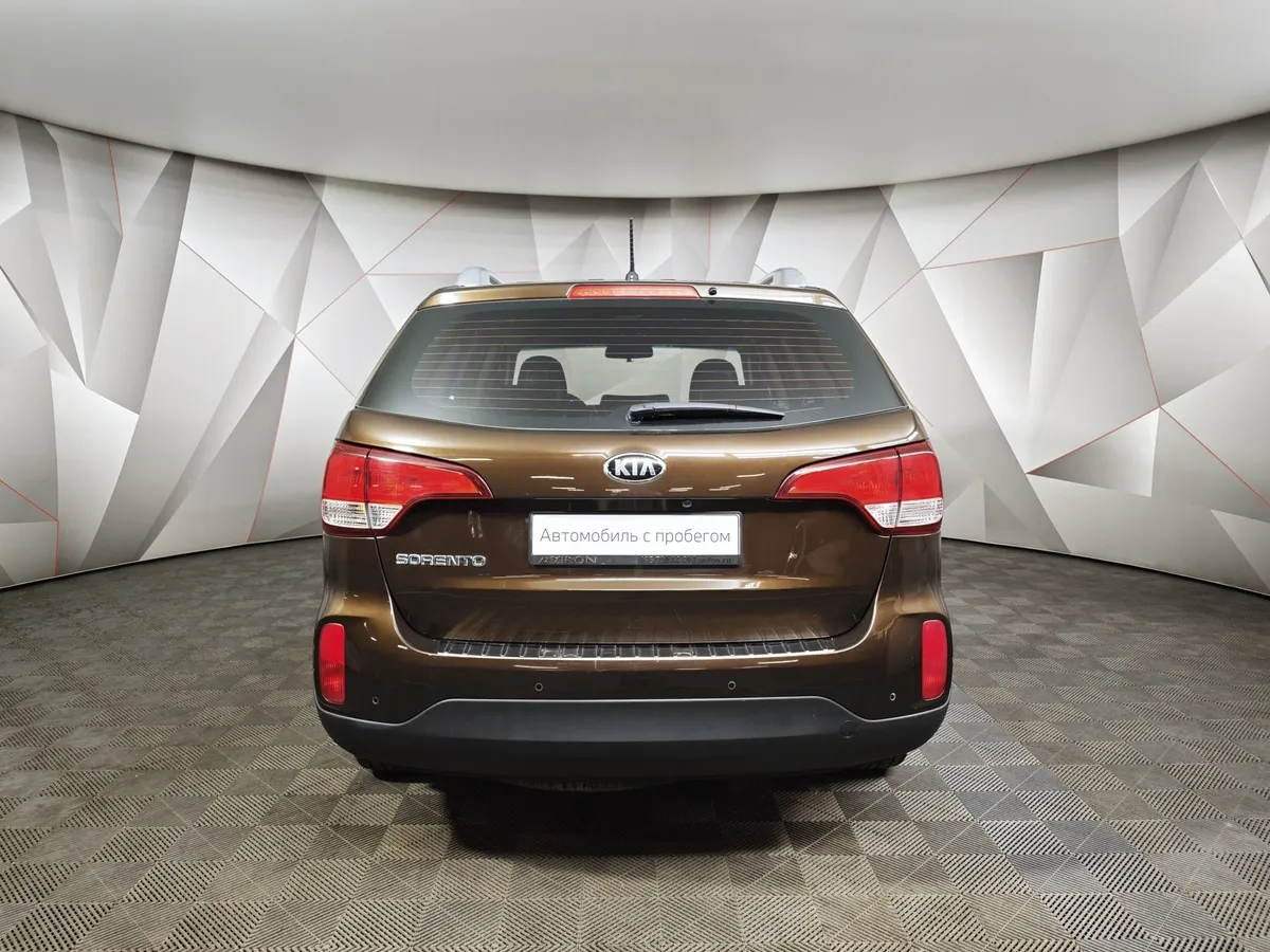 Kia Sorento 2.4 AT (175 л.с.) Classic Коричневый в АВИЛОН. Слайд №8