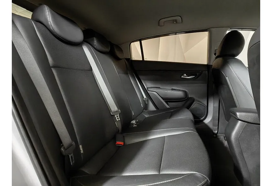 Kia Rio X-Line 1.6 AT (123 л.с.) Premium Серебристый в АВИЛОН. Слайд №16