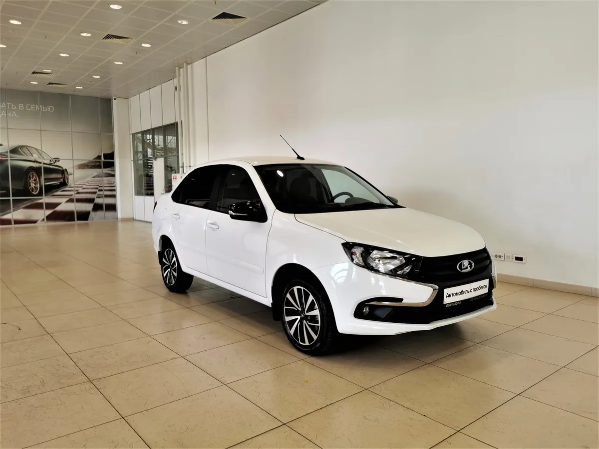 ВАЗ (Lada) Granta 1.6 MT 16 кл (106 л.с.) Белый в АВИЛОН. Слайд №3