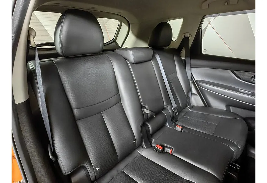 Nissan X-Trail 2.5 CVT AWD (171 л.с.) Оранжевый в АВИЛОН. Слайд №17