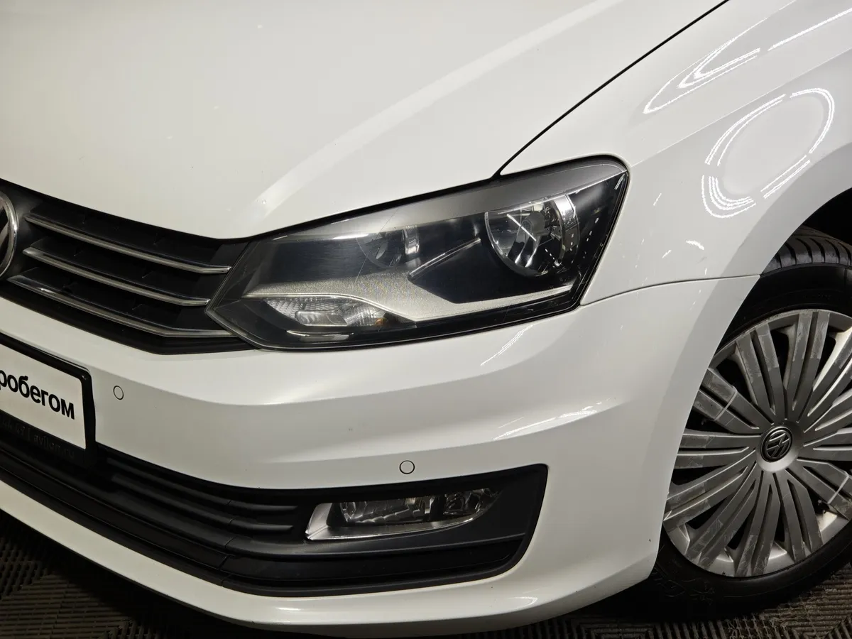 Volkswagen Polo 1.6 MPI AT (110 л.с.) Highline Белый в АВИЛОН. Слайд №10