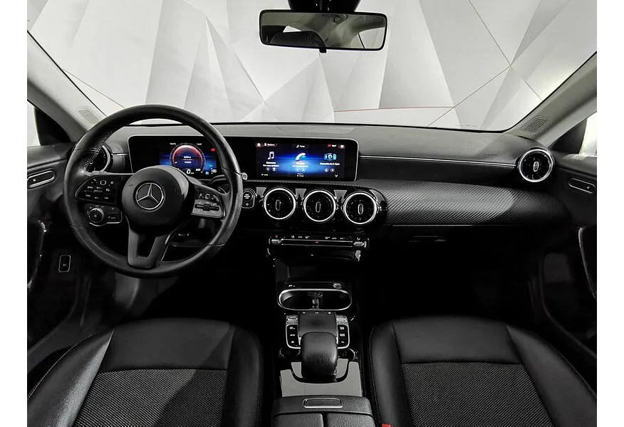 Mercedes-Benz CLA 200 7-G DCT (150 л.с.) Черный в АВИЛОН. Слайд №12