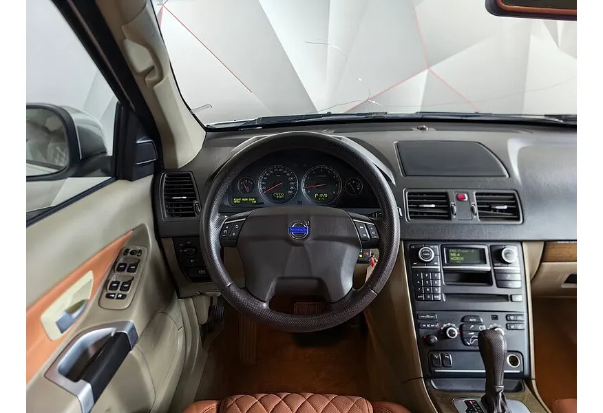 Volvo XC90 2.5 T5 Geartronic AWD (5 мест) (210 л.с.) Белый в АВИЛОН. Слайд №20