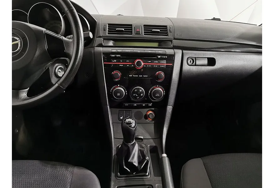 Mazda 3 2.0 MT (150 л.с.) Синий в АВИЛОН. Слайд №15