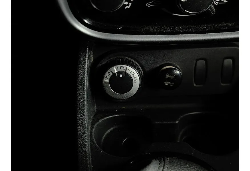 Renault Duster 1.6 MT 4x4 (114 л.с.) Коричневый в АВИЛОН. Слайд №19