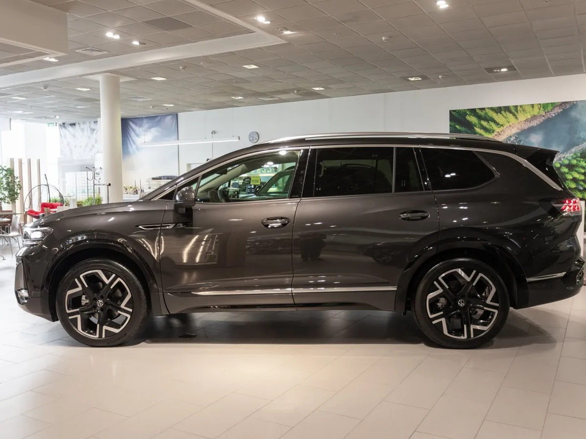 Volkswagen Talagon 2.0 7DSG AWD (272 л.с.) Flagship Shengjing Черный в АВИЛОН. Слайд №3
