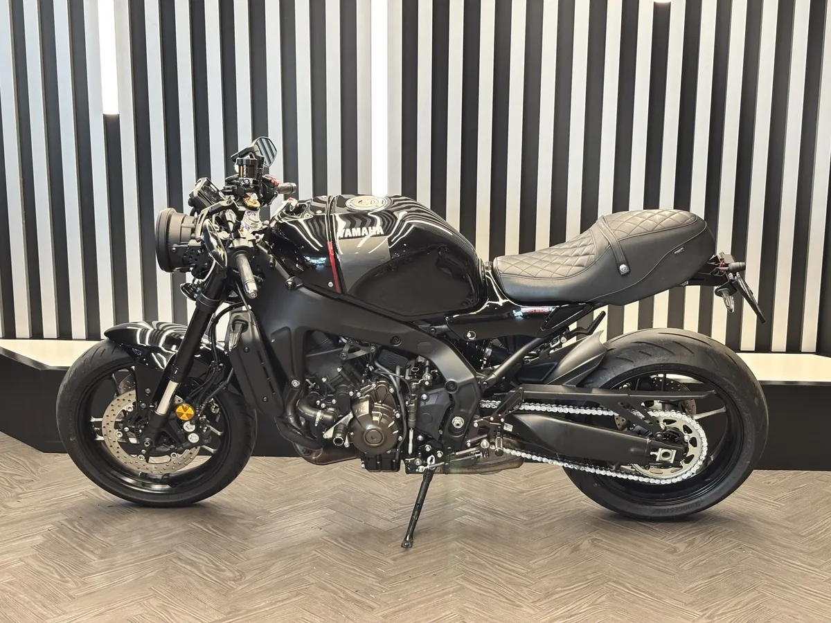 Yamaha XSR900 888 см³ (120 л.с.) (120) 888 Черный в АВИЛОН. Слайд №3