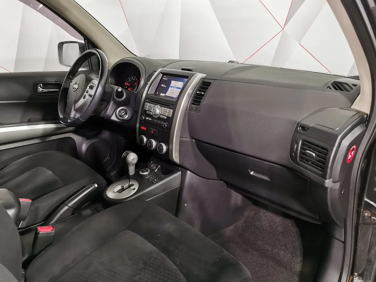 Nissan X-Trail 2.5 CVT AWD (171 л.с.) LE Top Черный в АВИЛОН. Слайд №12
