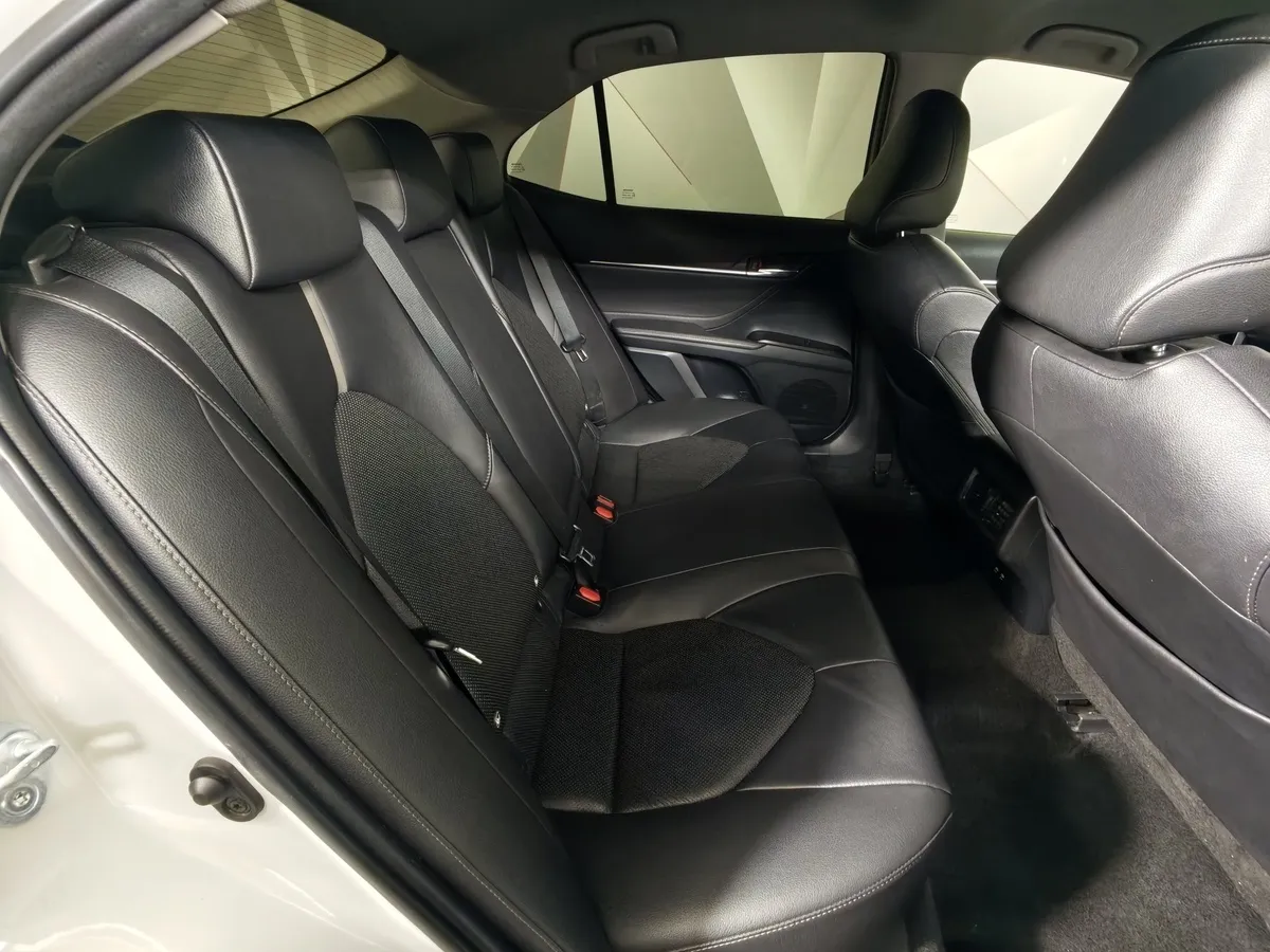 Toyota Camry 2.5 AT (200 л.с.) Prestige Safety Белый в АВИЛОН. Слайд №16