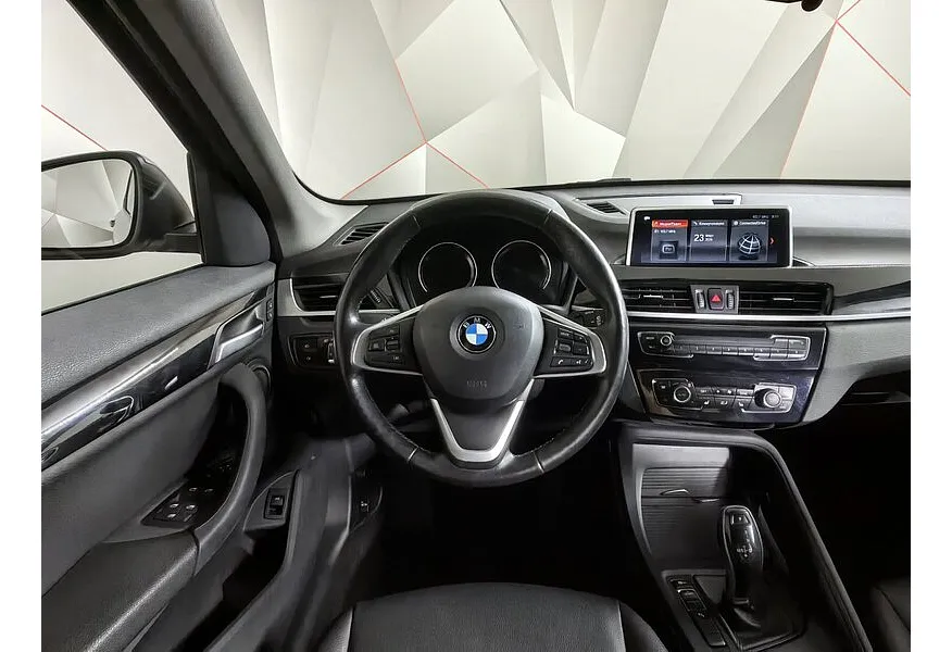 BMW X1 18i sDrive AT (136 л.с.) Серебристый в АВИЛОН. Слайд №15