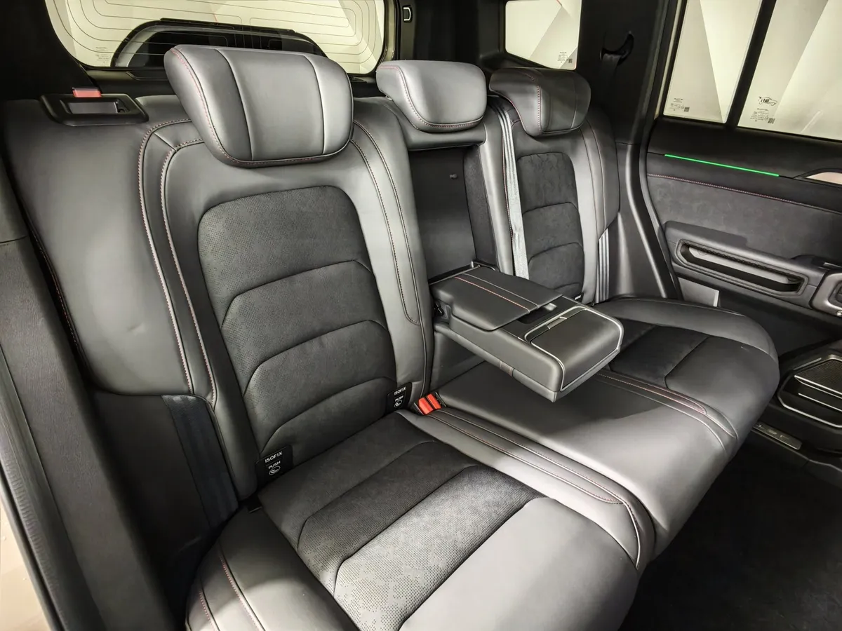 JETOUR T2 2.0T 7DCT AWD (245 л.с.) Престиж Коричневый в АВИЛОН. Слайд №17