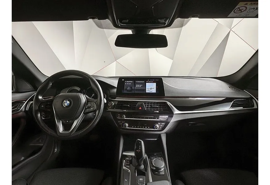 BMW 5 серия 530i xDrive Steptronic (249 л.с.) Черный в АВИЛОН. Слайд №11