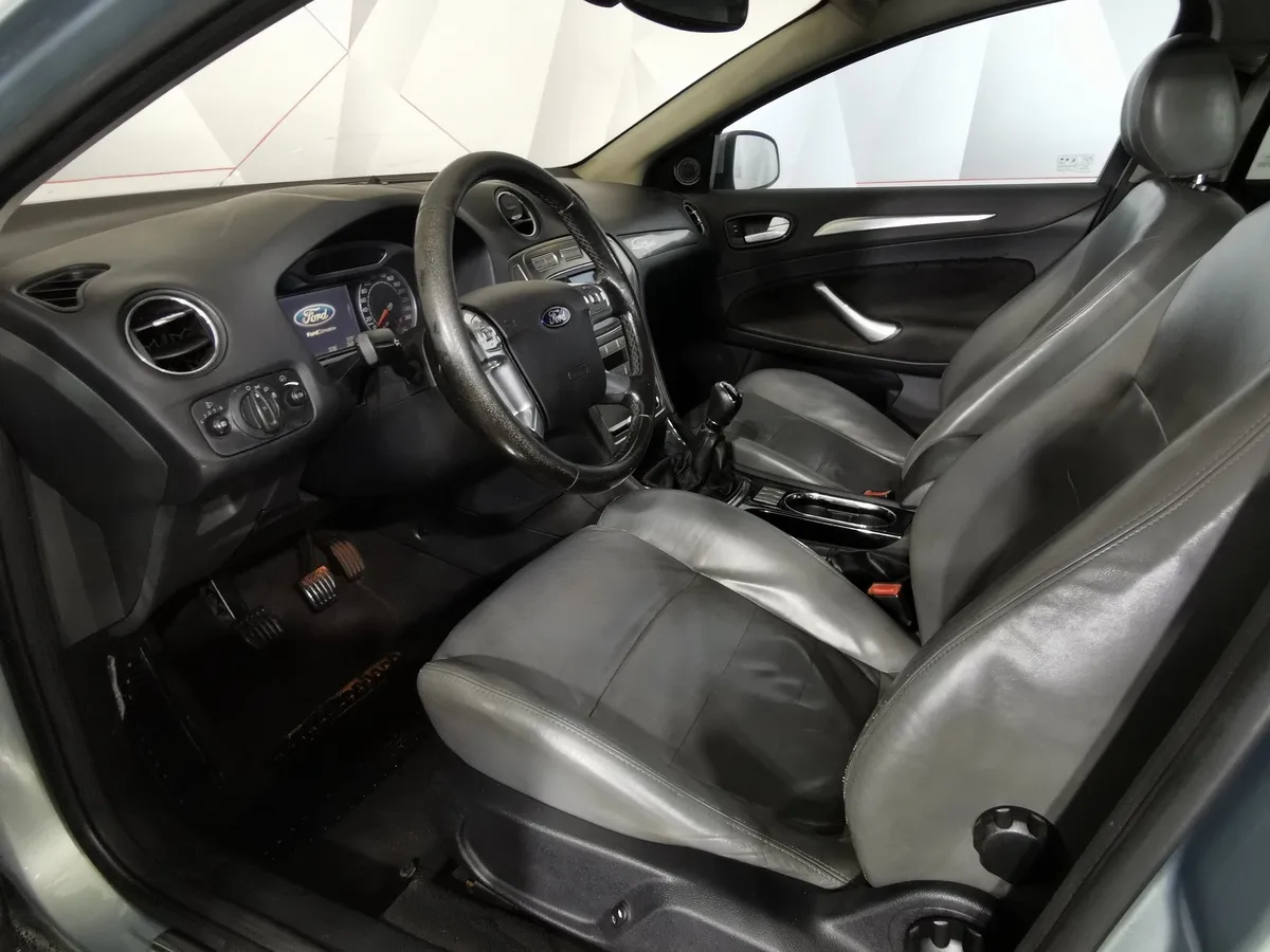 Ford Mondeo 2.0 MT (145 л.с.) Серый в АВИЛОН. Слайд №17