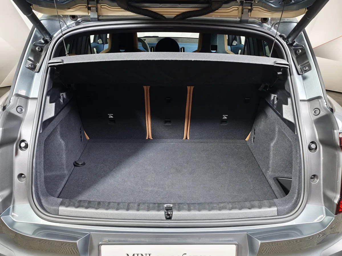 Mini Countryman 1.6 AT ALL4 (184 л.с.) Серый в АВИЛОН. Слайд №9