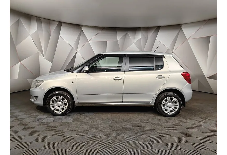 Skoda Fabia 1.4 MT (125 л.с.) Желтый в АВИЛОН. Слайд №5