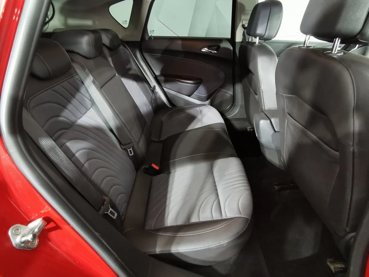 Opel Astra 1.6 AT (115 л.с.) Красный в АВИЛОН. Слайд №15