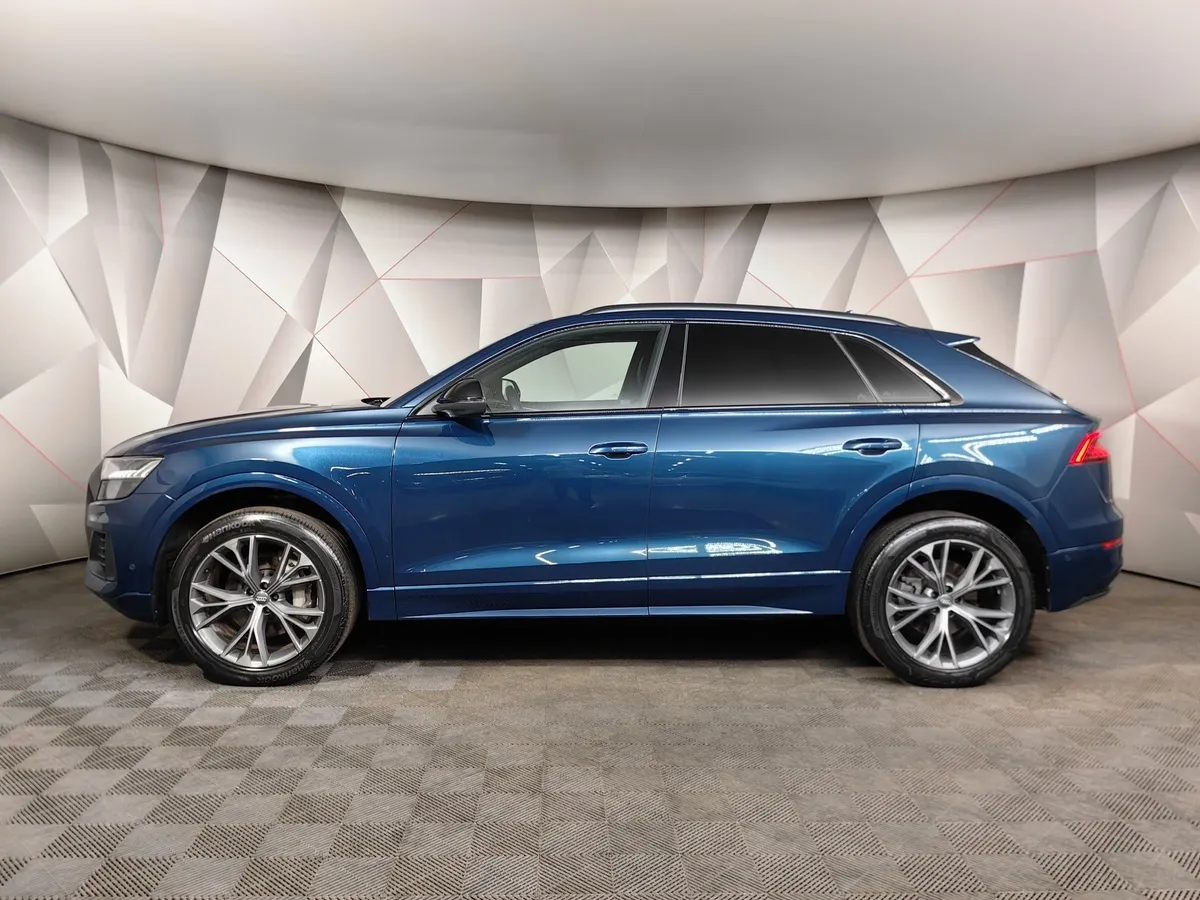 Audi Q8 55 TFSI Tiptronic quattro (340 л.с.) Синий в АВИЛОН. Слайд №5