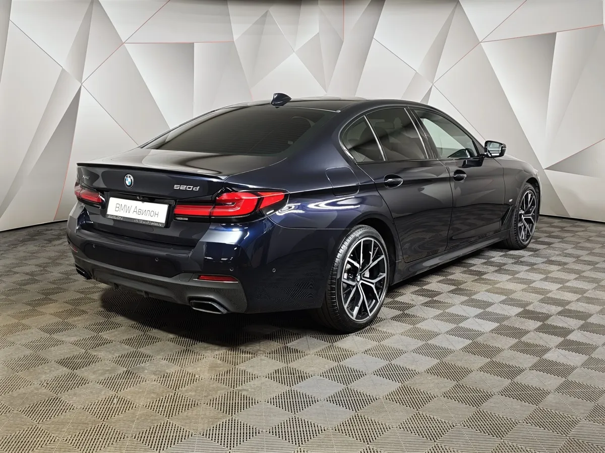 BMW 5 серия 520d xDrive Steptronic (190 л.с.) M Sport Черный в АВИЛОН. Слайд №2