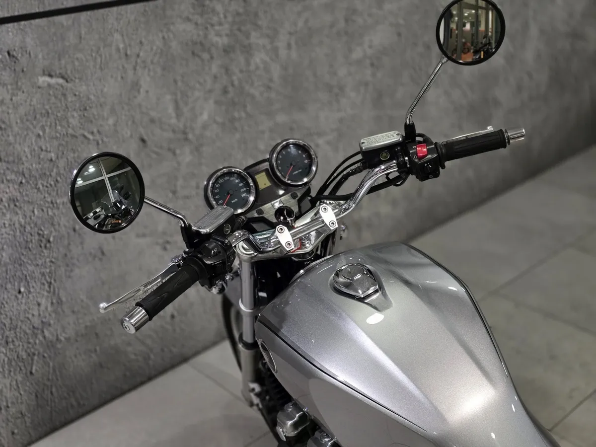 Honda CB1000 Hornet 998 см³ (158 л.с.) (158) 998 Серый в АВИЛОН. Слайд №6