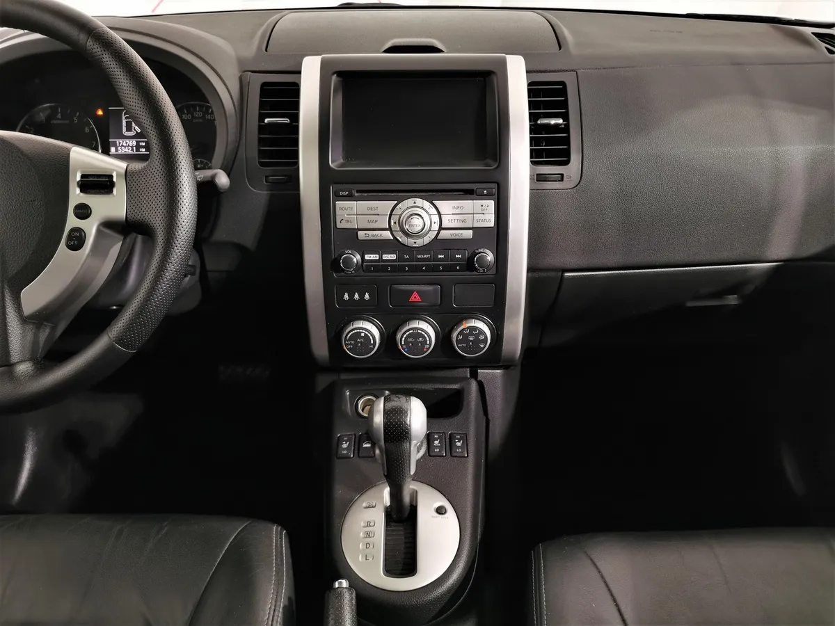 Nissan X-Trail 2.0 CVT AWD (141 л.с.) Белый в АВИЛОН. Слайд №13