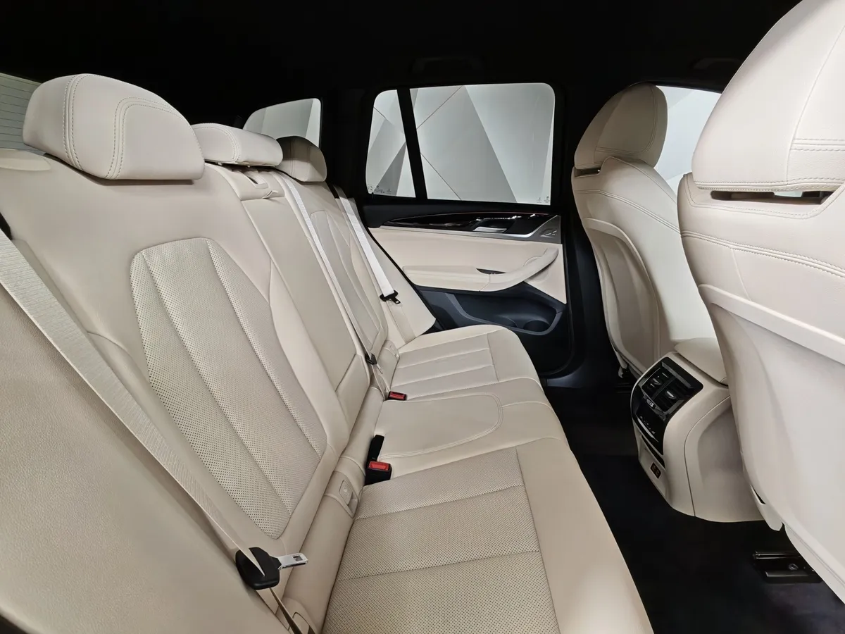 BMW X3 xDrive20d AT (190 л.с.) Lifestyle Серый в АВИЛОН. Слайд №14