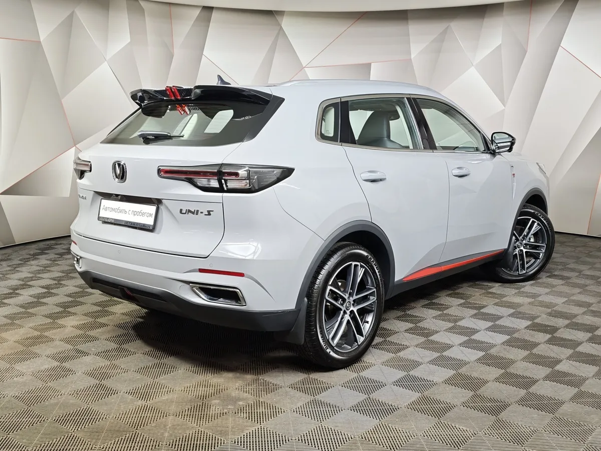 Changan UNI-S 1.5T 7DCT 2WD (181 л.с.) Tech Серый в АВИЛОН. Слайд №2