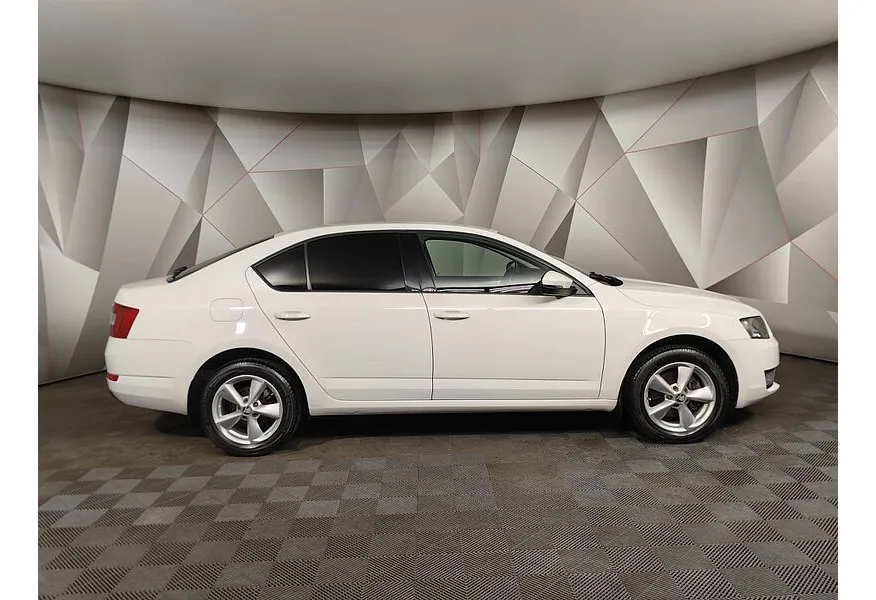 АВИЛОН - Skoda Octavia 1.4 TSI MT (150 л.с.) Hockey Edition Белый - slide 3