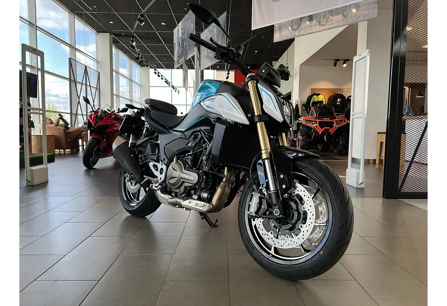 LIVE. Слайд №2