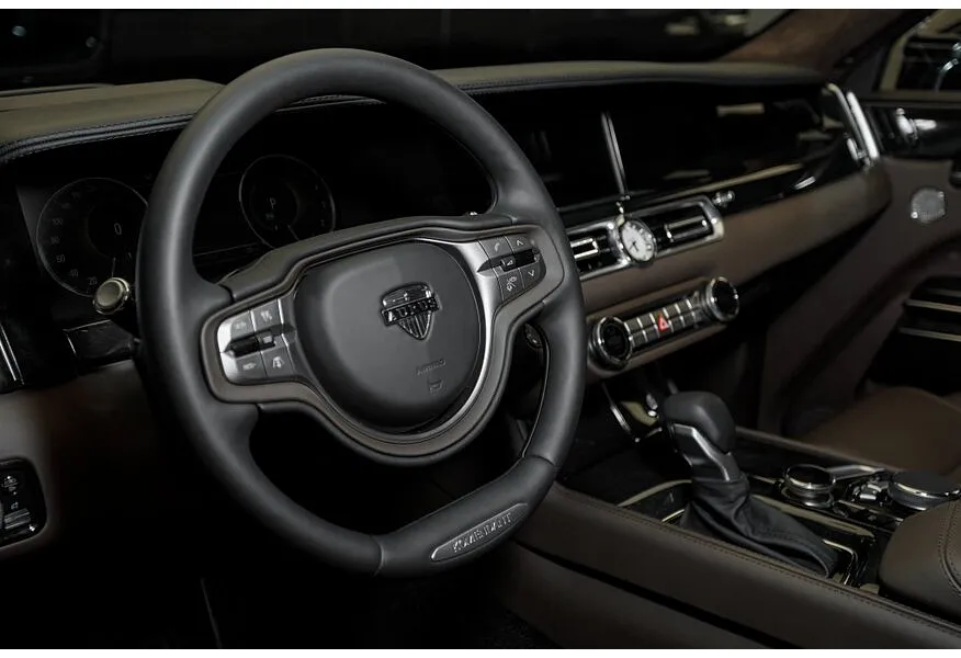 AURUS Komendant 4.4 AWD AT (598 л.с.) Черный в АВИЛОН. Слайд №5